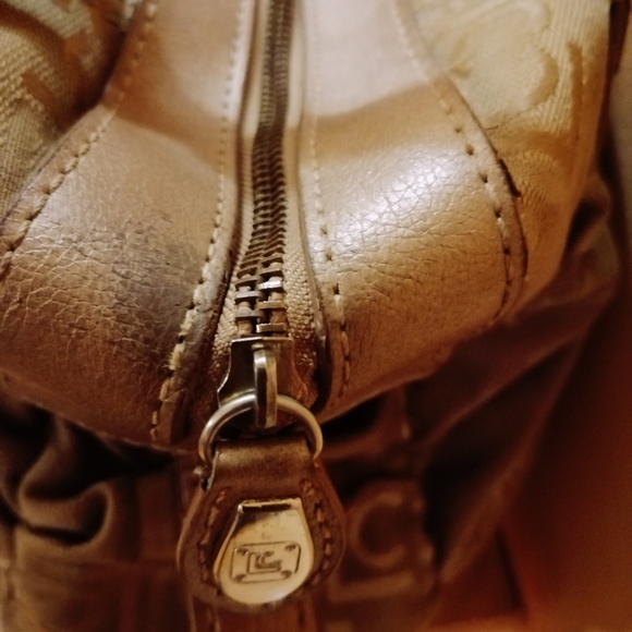 Liz Claiborne NYC Handbag - Picture 6 of 9